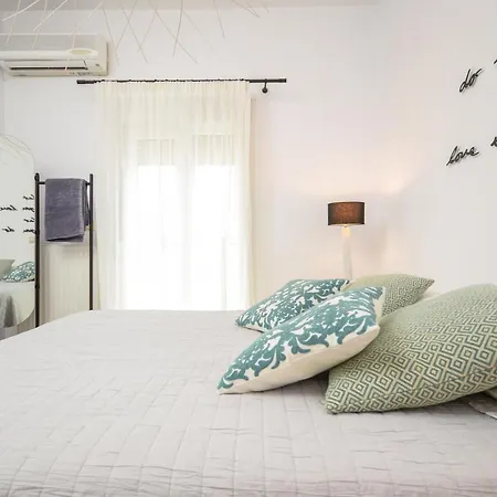 Connection Naxos Town *