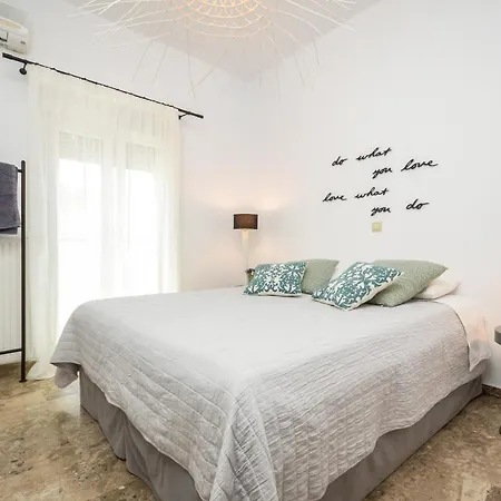 Connection Naxos Town * Naxos City