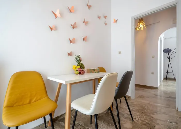 Connection Naxos Town