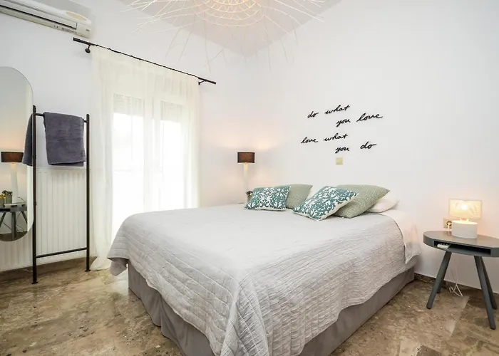 Connection Naxos Town * Naxos City